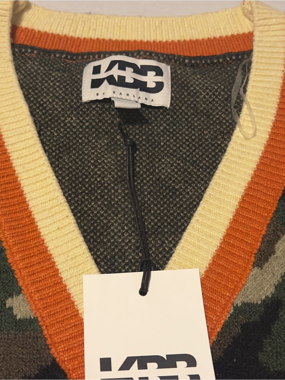 NWT KBB by Kahlana Camo Cardigan Sweater Medium Orange Trim Button Front Size M - Picture 2 of 7